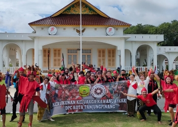 Mengenakan Pakaian Adat Minahasa, K3 Kawanua Ikut Memeriahkan Pawai Budaya Pemko Tanjungpinang