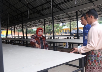 Walikota Rahma Kecewa Melihat Bangunan Pasar Sementara Batu 7 Tidak Sesuai Ekspektasi