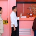 Presiden Tinjau Penyerahan Bantuan Sosial di Salah Satu Kantor Pos