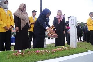 Hari Pahlawan Momentum Menghormati Jasa Para Pahlawan, Walikota Berziarah dan Tabur Bunga