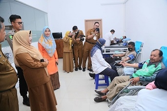 Sukseskan Kegiatan Donor Darah Akbar ke-4, Walikota Rahma: Mendonorkan itu Amal Kebaikan