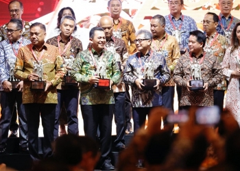 Implementasi QRIS Kepri Terbaik se-Sumatera, Ansar Terima Penghargaan dari Bank Indonesia
