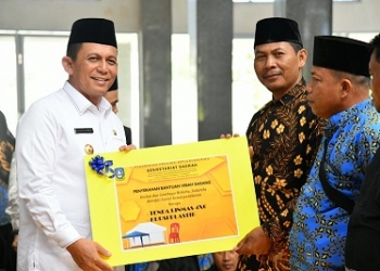 Serahkan Bantuan untuk Mubaligh di 5 Kecamatan Kota Batam, Ansar: Bentuk Apresiasi Pemerintah