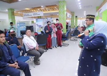 Dukung Kreatifitas Pemuda, Walikota Serahkan Bantuan Komputer kepada 11 Organisasi Kepemudaan
