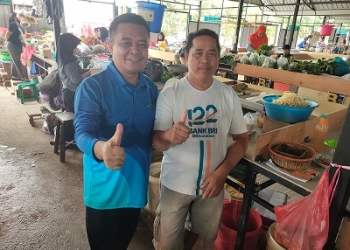 Agung Bahagia Ketemu Kawan Lama Sesama Buruh Bangunan di Masa Remaja