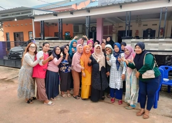 Natalan ke Rumah Warga, Walikota Rahma Tampung Aspirasi Ibu-ibu Perumahan Gesya Gurindam