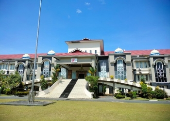 Terus Lakukan Pembenahan, Rahma Kembalikan Lagi 12 Kubah di Atas Kantor Walikota Senggarang