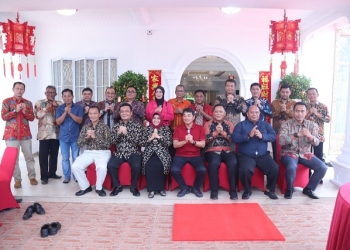 Berbagi Kebahagiaan, Walikota Rahma Bersama FKPD Keliling Silaturahmi Hari Imlek