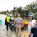 Polsek Jemaja Bantu Evakuasi Warga Terdampak Banjir, Kapolres: Akan Tambah Personil Bila Diperlukan