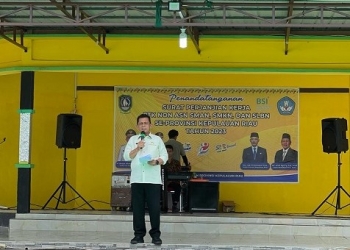 Penyerahan SK PTK Non ASN, Kreasi Seni Pelajar SMAN 2 Bunguran Timur Menyambut Kunjungan Gubernur