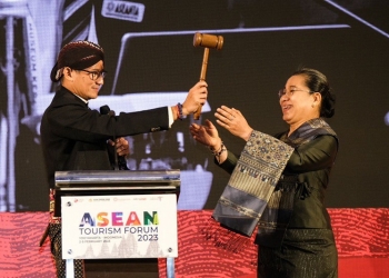 Indonesia Serahkan Estafet Kepemimpinan ASEAN Tourism Forum ke Laos