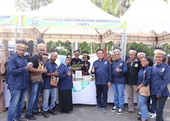 Walikota Rahma Buka Bazar Kuliner dan Parade Kesenian Khas Indonesia Timur