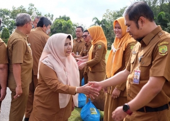 Menyambut Ramadhan, Rahma Salurkan Sembako untuk Tenaga Honorer, Satpam & Petugas Kebersihan