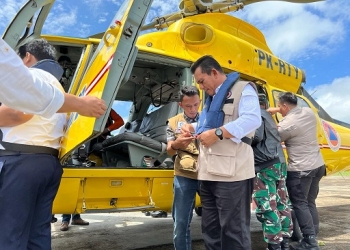 Tinjau Lokasi Longsor dan Pengungsian, Gubernur Ansar Serahkan Rp1 Miliar ke Pemkab Natuna