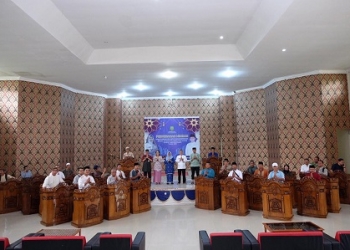 Terbar Kasih di Jumat Berkah, Rahma Serahkan 32 Mimbar untuk Musholla Surau dan Masjid