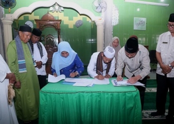Salurkan Bantuan Hibah Rp25 Juta, Rahma Serahkan Sertifikat Kepemilikan Aset Masjid Al Amin