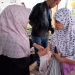 Sukacita Sambut Lebaran, Rahma Datangi Rumah Warga Kurang Mampu Bagikan Bantuan Daging Sapi