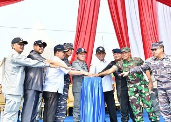 Gubernur dan Kepala Bakamla RI Laksdya TNI Lakukan Ground Breaking Pembangunan Dermaga Bakamla