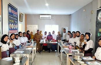 Dorong Kemampuan Kembangkan Usaha secara Mandiri, DP3A Gelar Pelatihan Kuliner bagi Perempuan Rentan