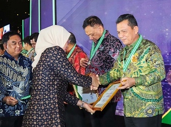 Gubernur Kepri Dianugerahi Penghargaan Pembina K3 Terbaik 2023 Oleh Menteri Ketenagakerjaan