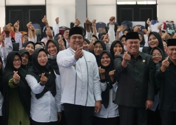 Lantik 193 Jabatan Fungsional, Roby: Untuk Kesejahteraan Guru Mencetak Generasi Berkualitas