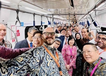 Hadiri Peluncuran Kartu Jelajah Berganda, Presiden Ajak Dubes ASEAN dan Mitra Naik MRT
