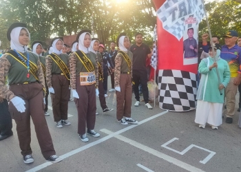 Wali Kota Tanjungpinang Lepas Gerak Jalan Proklamasi 8 Kilometer