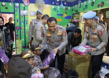 Senyum Sumringah Anak-anak dari TK Gratis Bentukan Anggota Propam