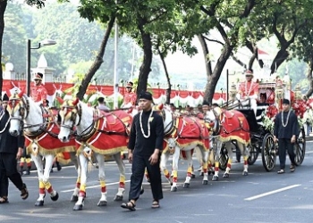Kirab Budaya dari Monumen Nasional Menuju Istana Merdeka Mengawali Peringatan HUT RI