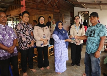 Cegah Kelangkaan Gas Subsidi, Wako Rahma Kembali Serahkan Kartu Puan Mol3k