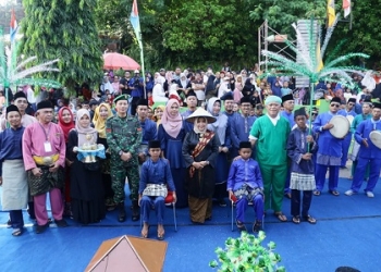 Ribuan Peserta Meriahkan Pawai Budaya dan Mobil Hias di Tanjungpinang
