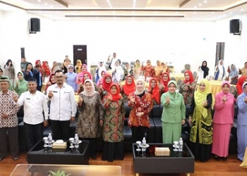 Punya Peluang Besar, Perempuan Bintan Kenali Tapestry Kanvas Seni Tekstil Tanun Tradisional