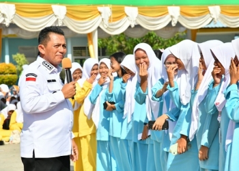 Dorong Generasi untuk Masa Depan Kepri, Ansar Beri Motivasi kepada Pelajar SMAN 5 Batam