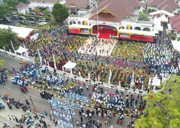 Memperingati HUT Kepri, Ribuan Masyarakat Tanjungpinang Ikuti Senam Sehat dan Bakti Sosial