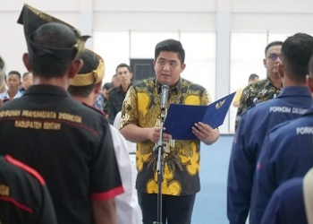 Roby Kukuhkan HPI Bintan dan Forum Komunikasi Desa Wisata Bintan