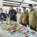 Ronny Kartika Tinjau Pasar Murah dan Sidak Pasar Kawal
