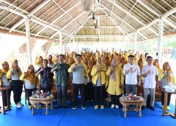 Buka Kegiatan Pendidikan, Dewi Sebut Pentingnya Peran Perempuan di Kancah Perpolitikan Kepri