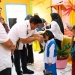 Bupati Roby Serahkan Seragam Gratis Bagi Siswa Baru TK, SD dan SMP