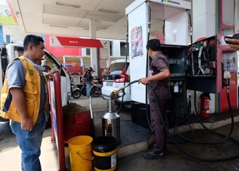 Tinjau Distribusi Solar Sejumlah SPBU, Riany: Penggunaan Kartu Brizi Harus Sesuai Plat Nomor Kendaraan