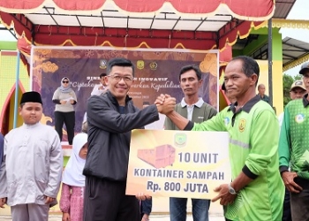 Keseriusan Tangani Penataan dan Kebersihan Kota, Hasan Serahkan Sarana Prasarana Pendukung