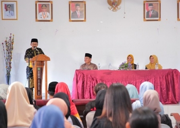 Pj Wako Hasan Serahkan Bantuan Bahan Makanan Bagi Ibu Hamil Kekurangan Energi Kronis