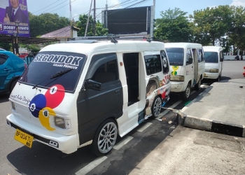 Di Tengah Maraknya Taksi Online, Supir Angkot Tanjungpinang Keluhkan Minimnya Penumpang