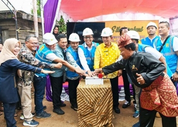 Awalnya Hanya 14 Jam Berlistrik, Kehadiran Kabel Laut Masyarakat Pulau Buluh Nikmati 24 Jam