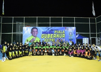 Mengembangkan Potensi Olahraga Putri di Bintan, Dewi Buka Kejuaraan Bola Voli Gubernur