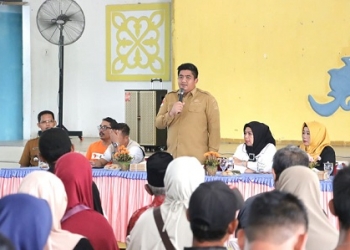 Bupati Bintan Salurkan 1.456 Karung Beras di Bintan Utara