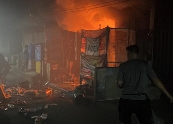 Diduga Terjadi Korsleting Listrik, Satu Unit Ruko Warung Kelontong di Pasar KUD Hangus Terbakar