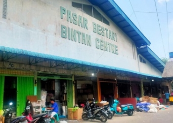 Sejumlah Pedagang Pasar Bincen Keluhkan Aktivitas PKL yang Berjualan di Luar Lokasi
