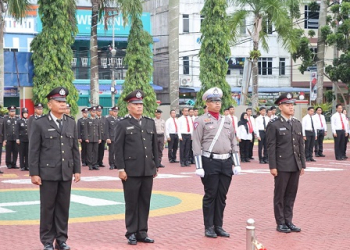 Upacara Hari Lahir Pancasila, 17 Personel Berprestasi Polres Karimun Terima Reward