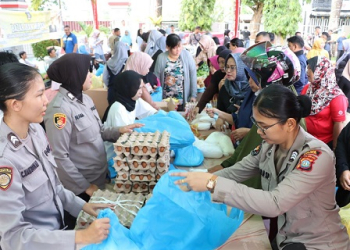 Pasar Murah Polres Karimun Diserbu Masyarakat, Besok Dilanjutkan Jalan Santai Berhadiah Sepeda Motor