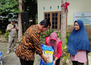 Per Kube Dapat Rp20 Juta, Ribuan Keluarga di Tanjungpinang Terima Bantuan Beras